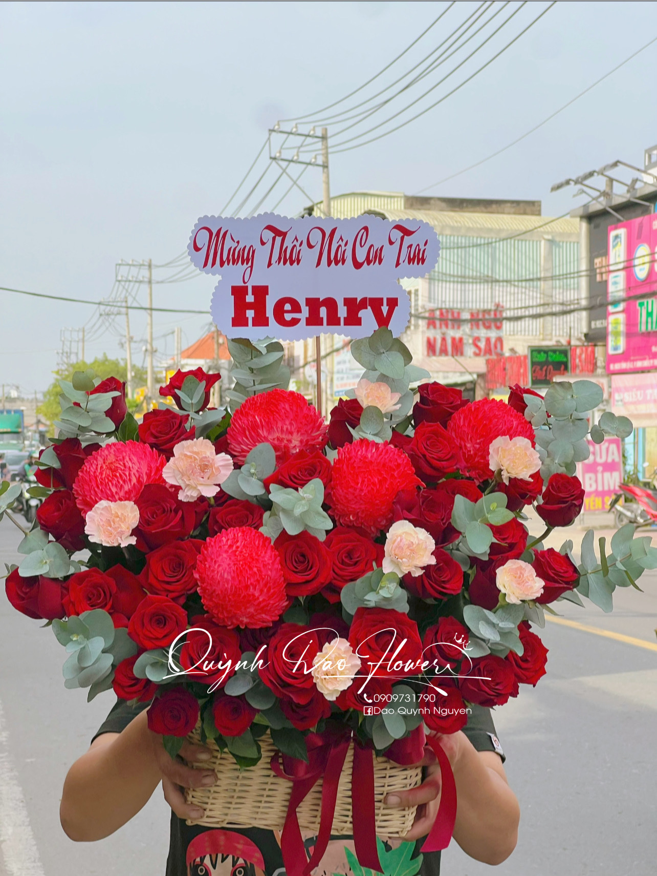 Giỏ hoa cúc mẫu đơn đỏ