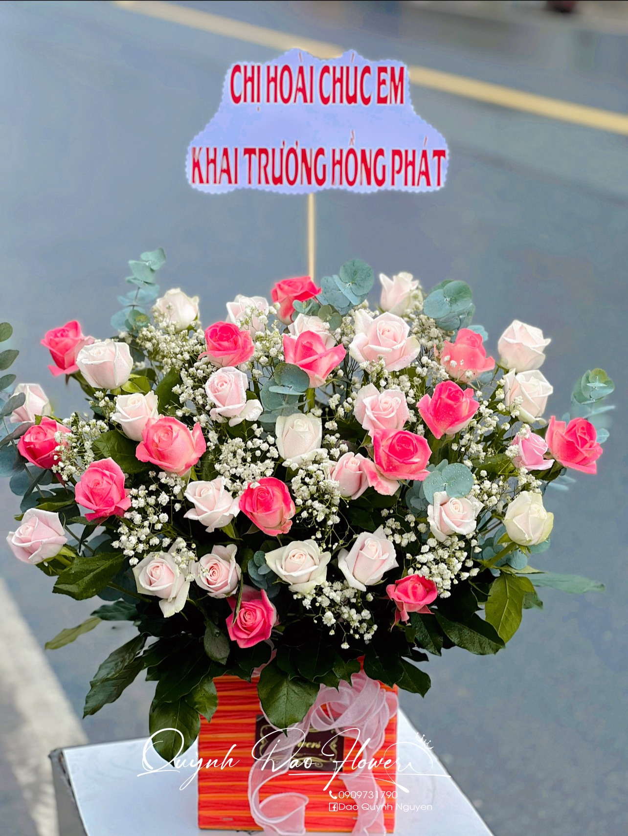 Giỏ hoa hồng giá tặng Tân gia