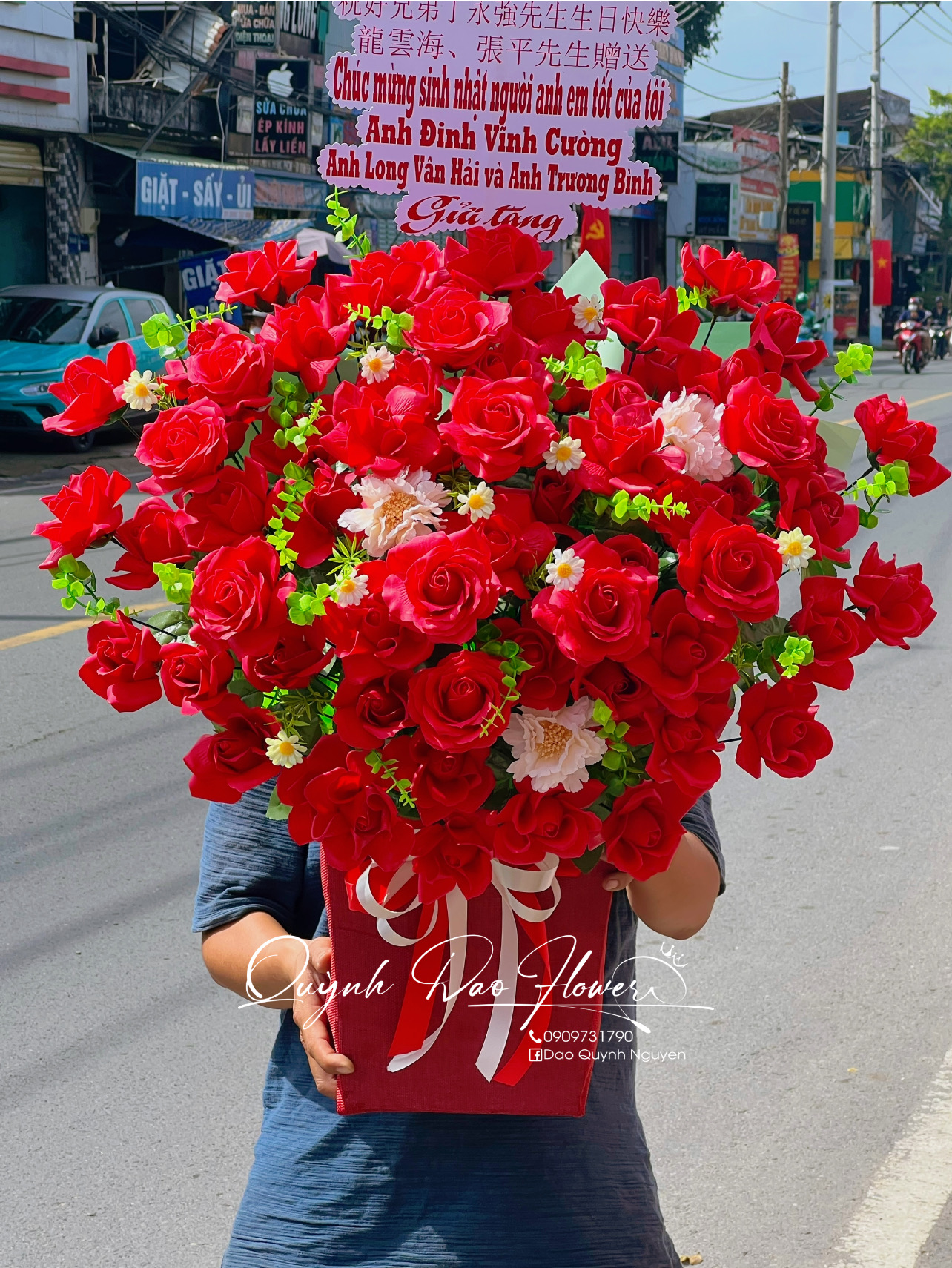 Giỏ hoa sáp đỏ cao cấp 