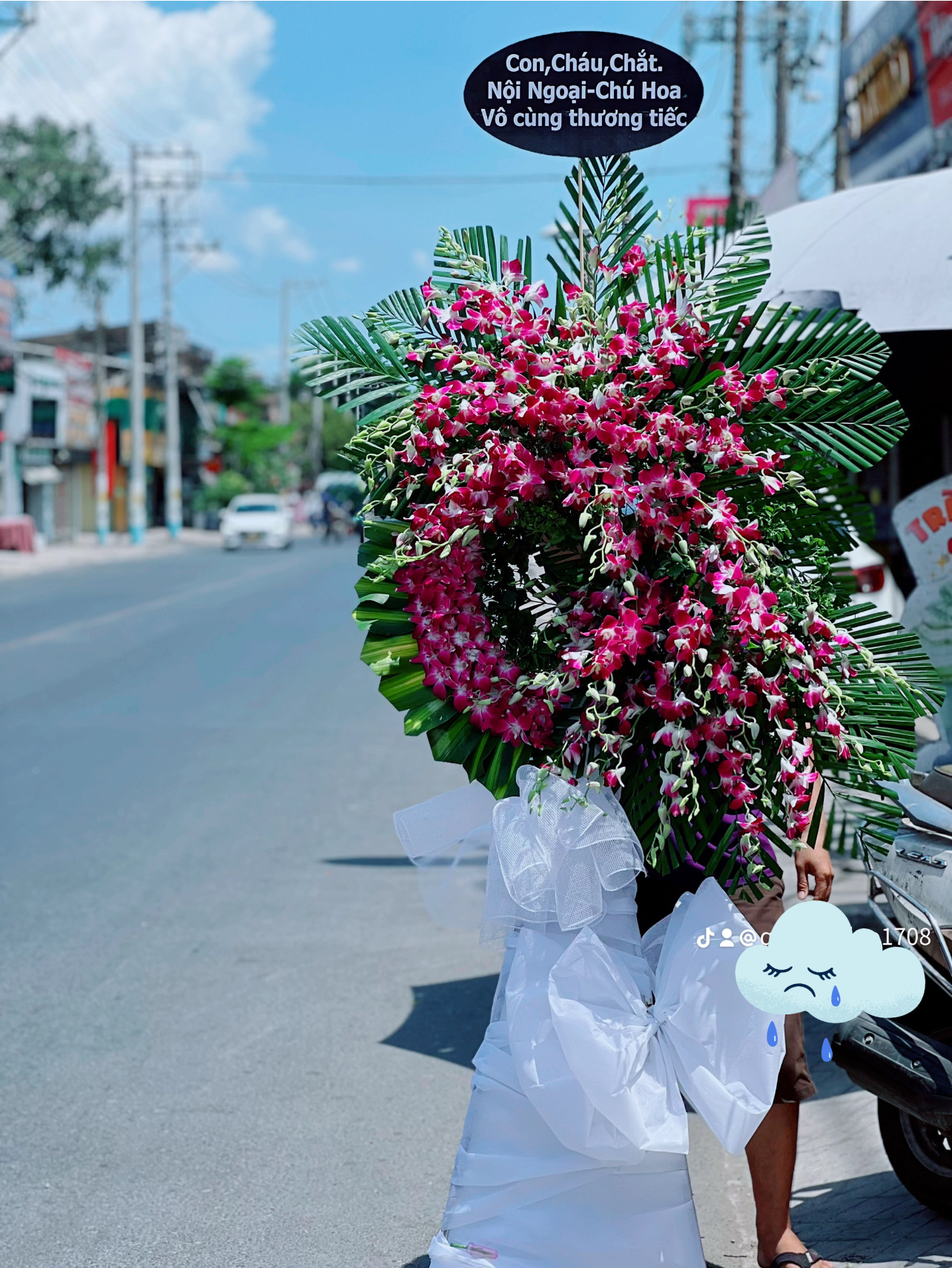 Kệ viếng lan tím giá rẻ nhất gần lái thiêu 