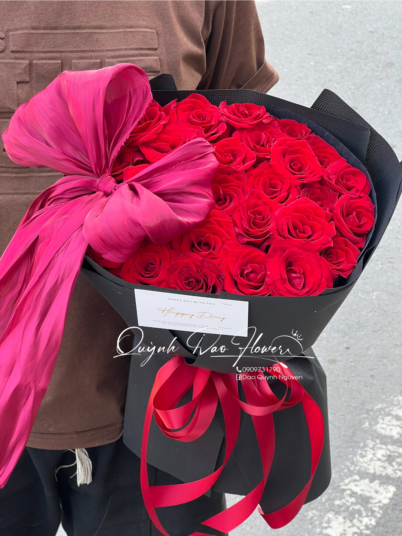 Bó hoa hồng đỏ kèm nơ 20/10