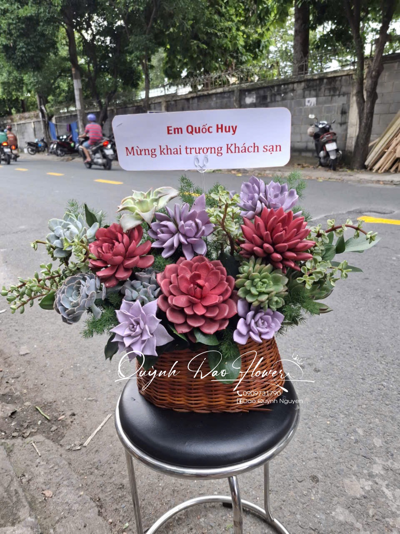 Giỏ sen đá đi khai trương 
