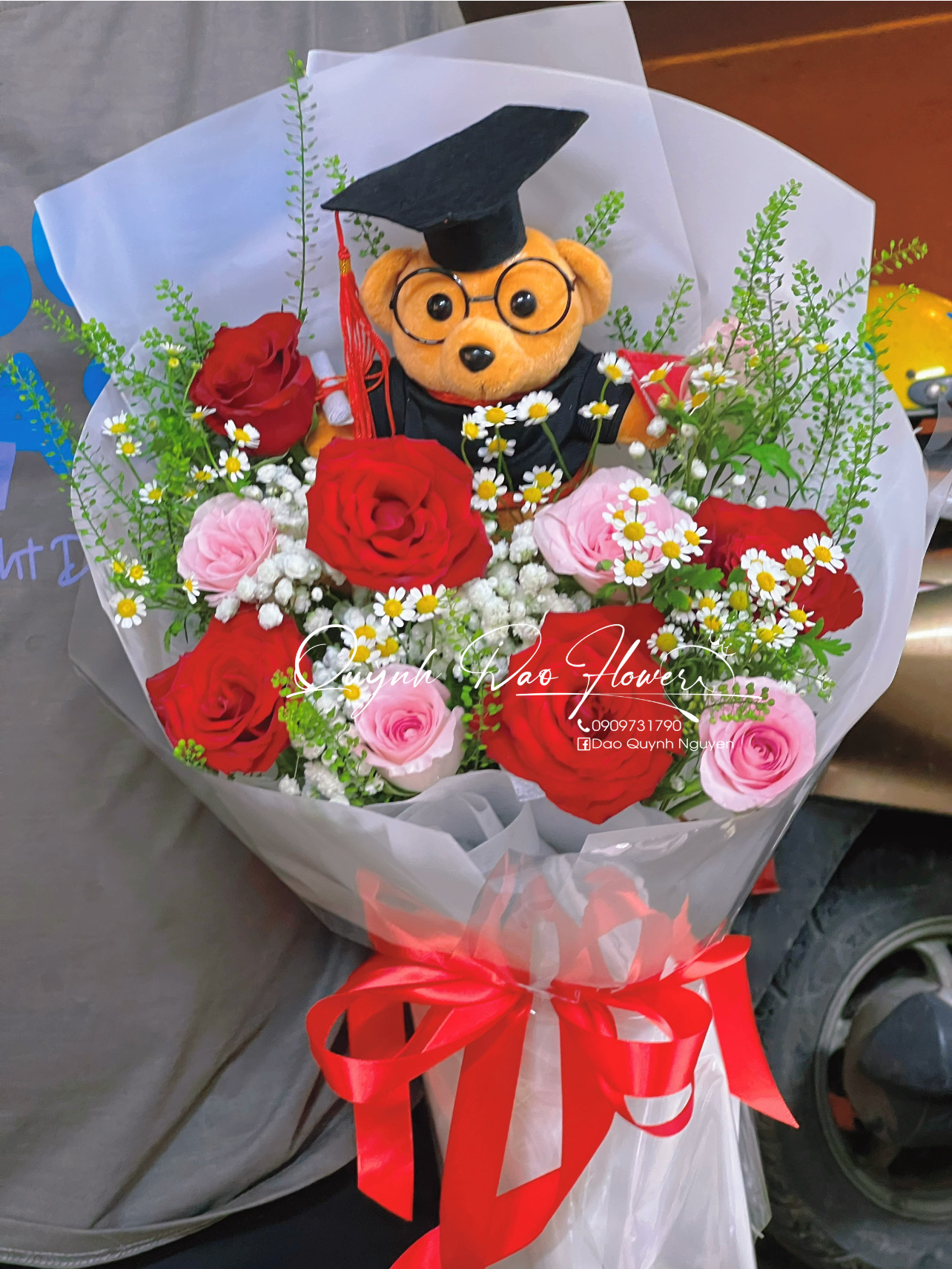 Hoa tốt nghiệp gấu hcm