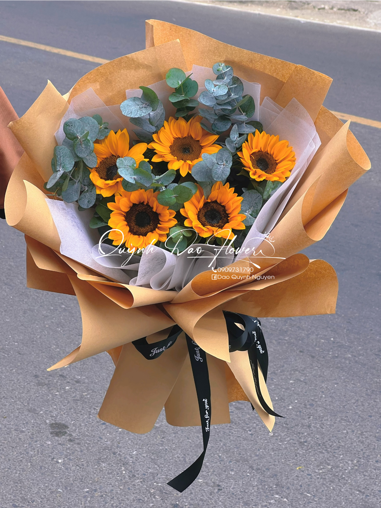 Bó hoa hướng dương tốt nghiệp quận 9