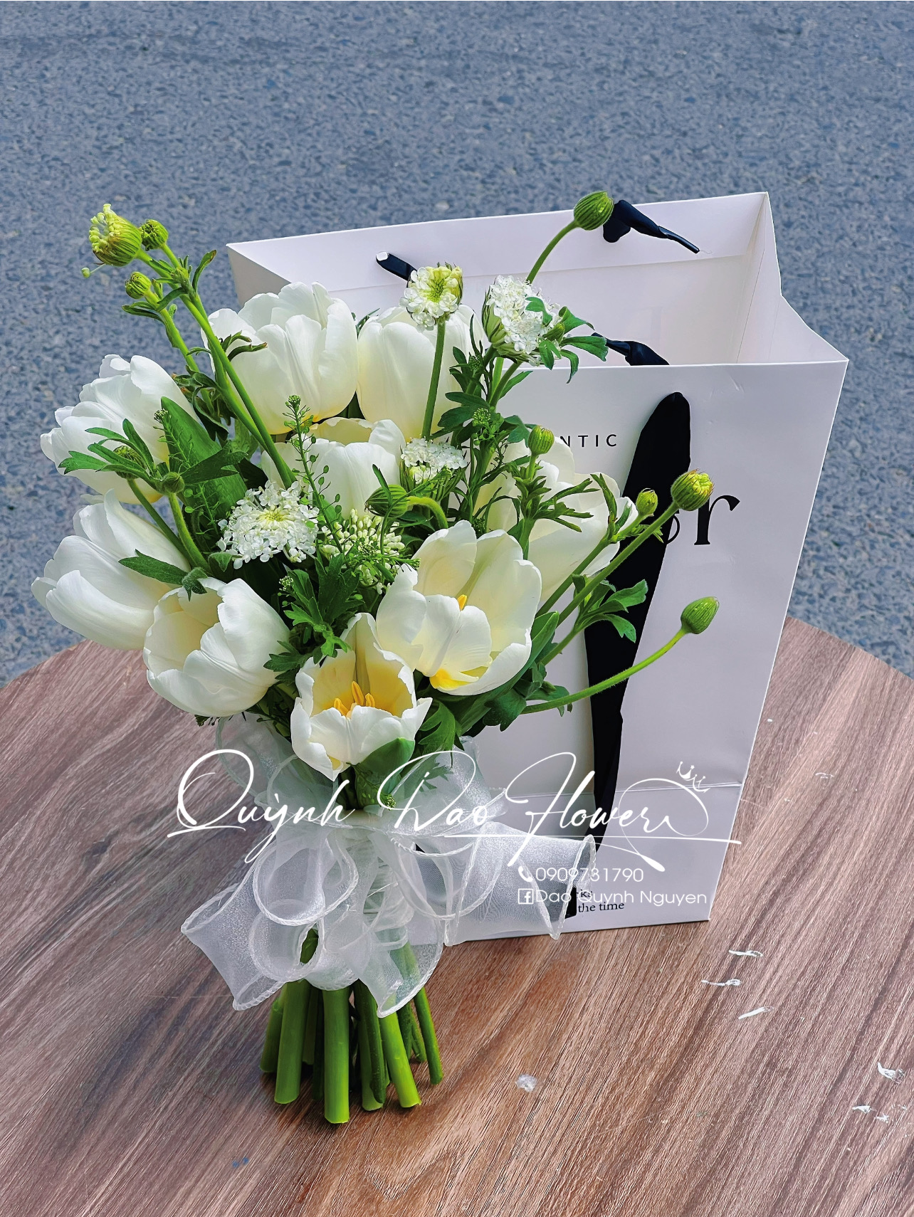 Bó hoa cưới tulip giá rẻ