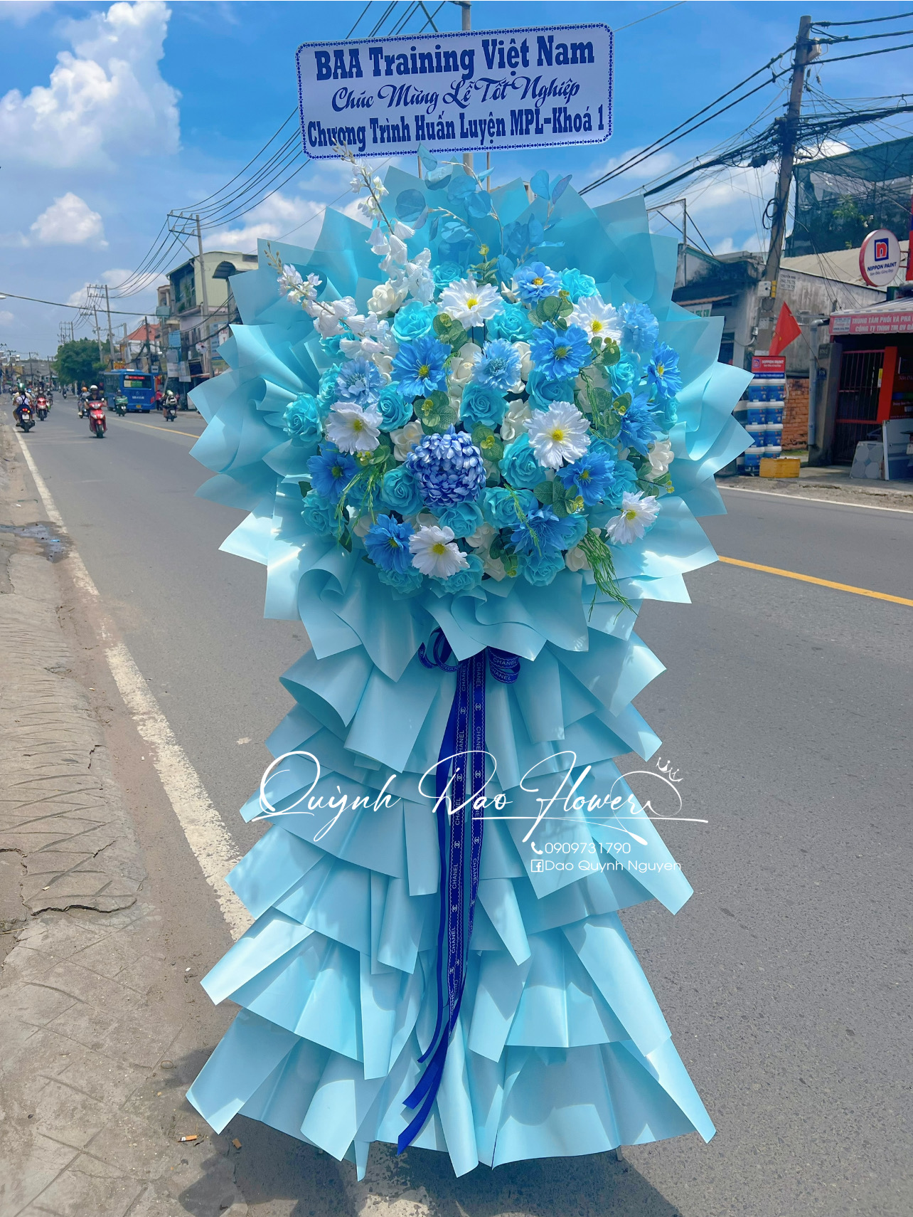 Kệ khai trương hoa lụa tone xanh