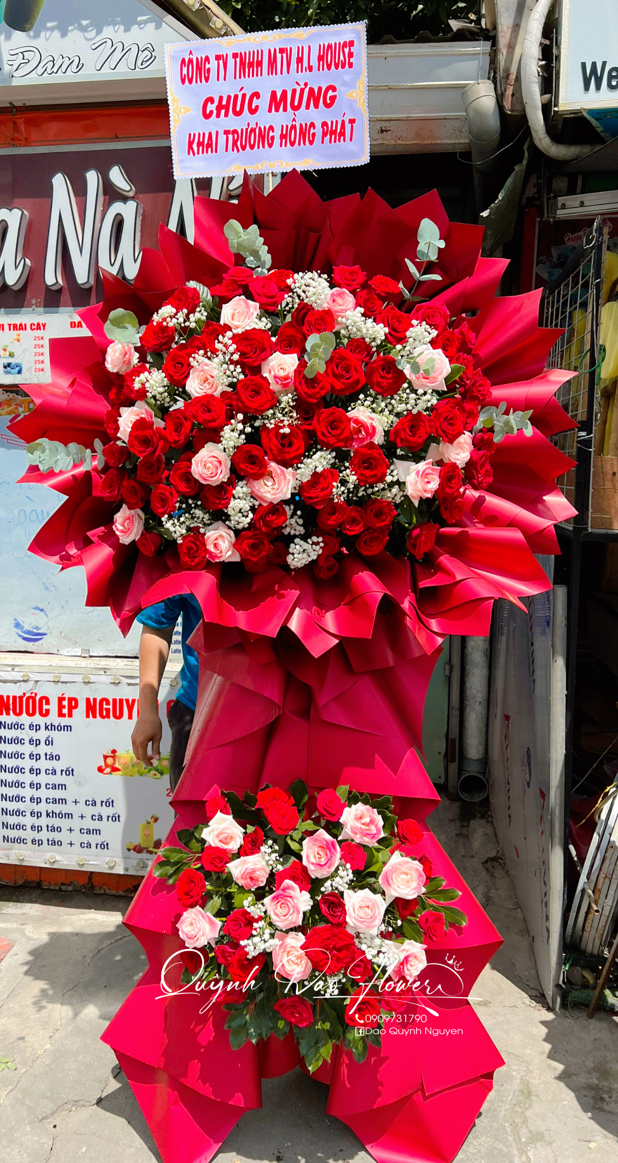 Kệ hoa khai trương 2 tầng đỏ rực 