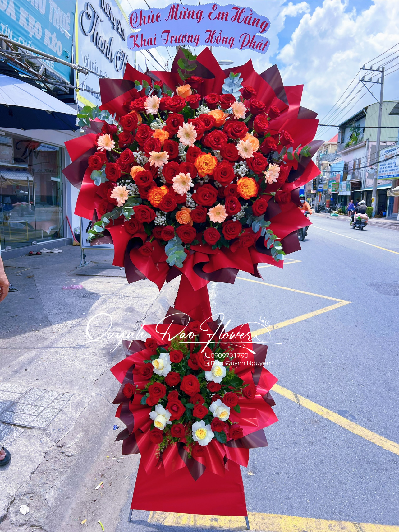 Kệ khai trương vĩnh phú 10