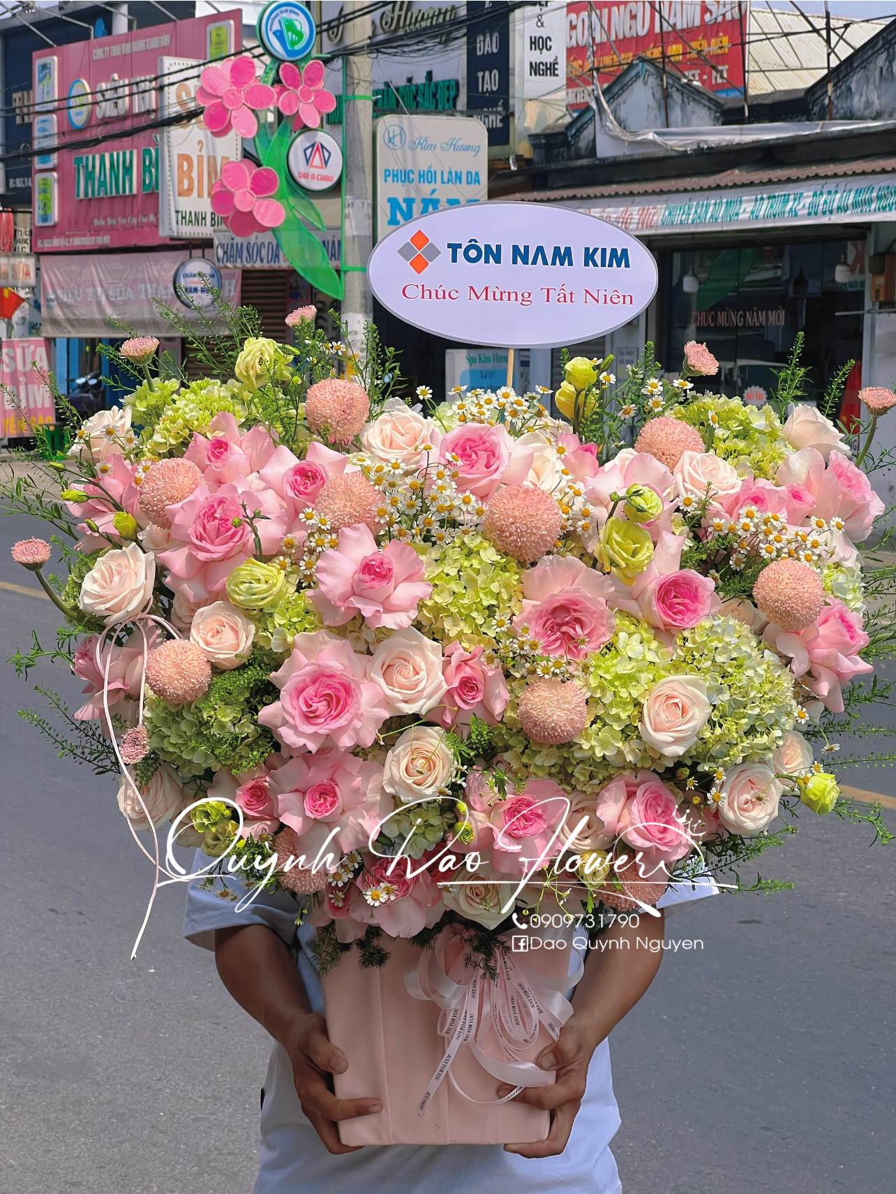 Giỏ hoa cẩm tú cầu khổng lồ