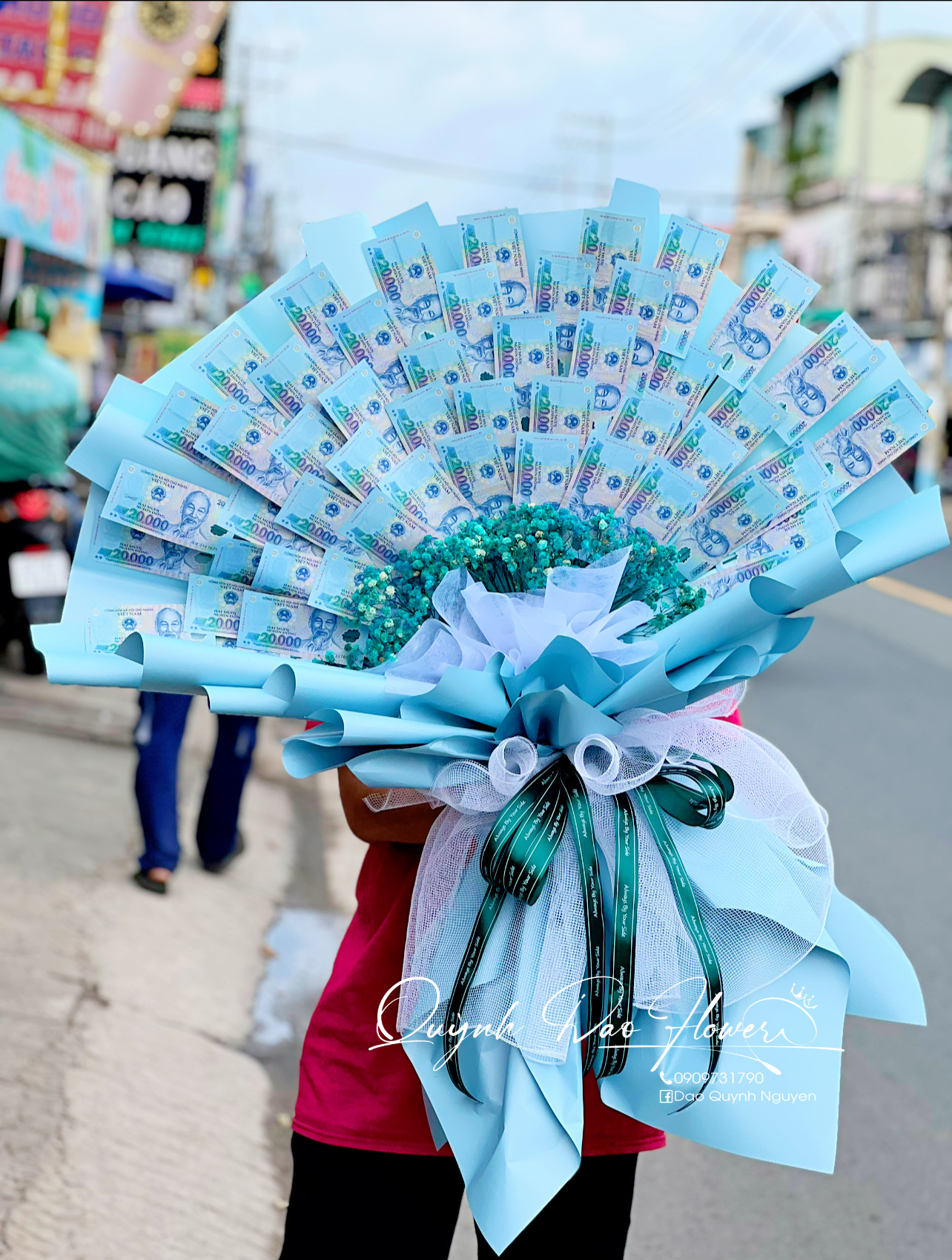 Bó hoa tiền 20k tone xanh dương 
