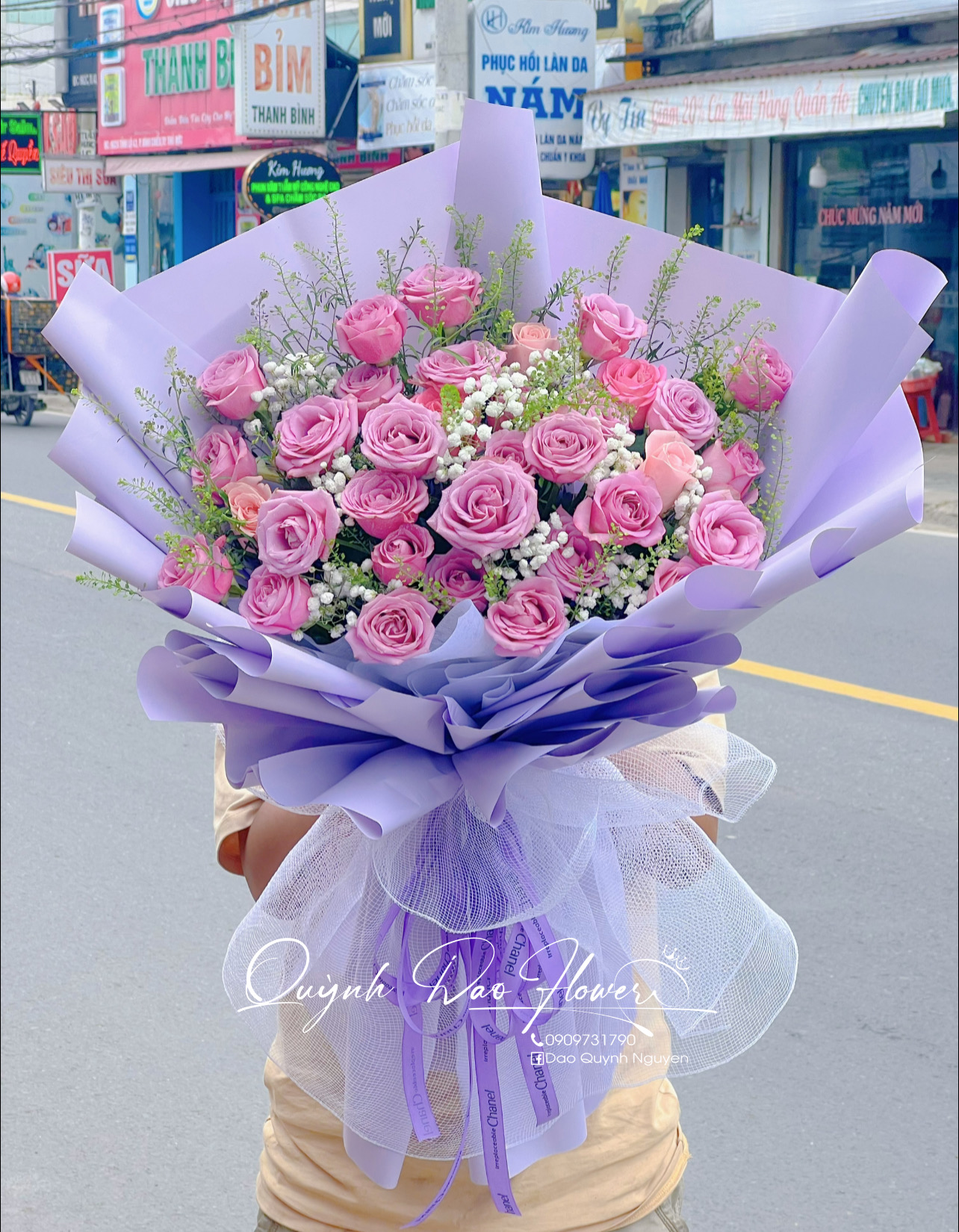Bó hoa hồng màu tím 