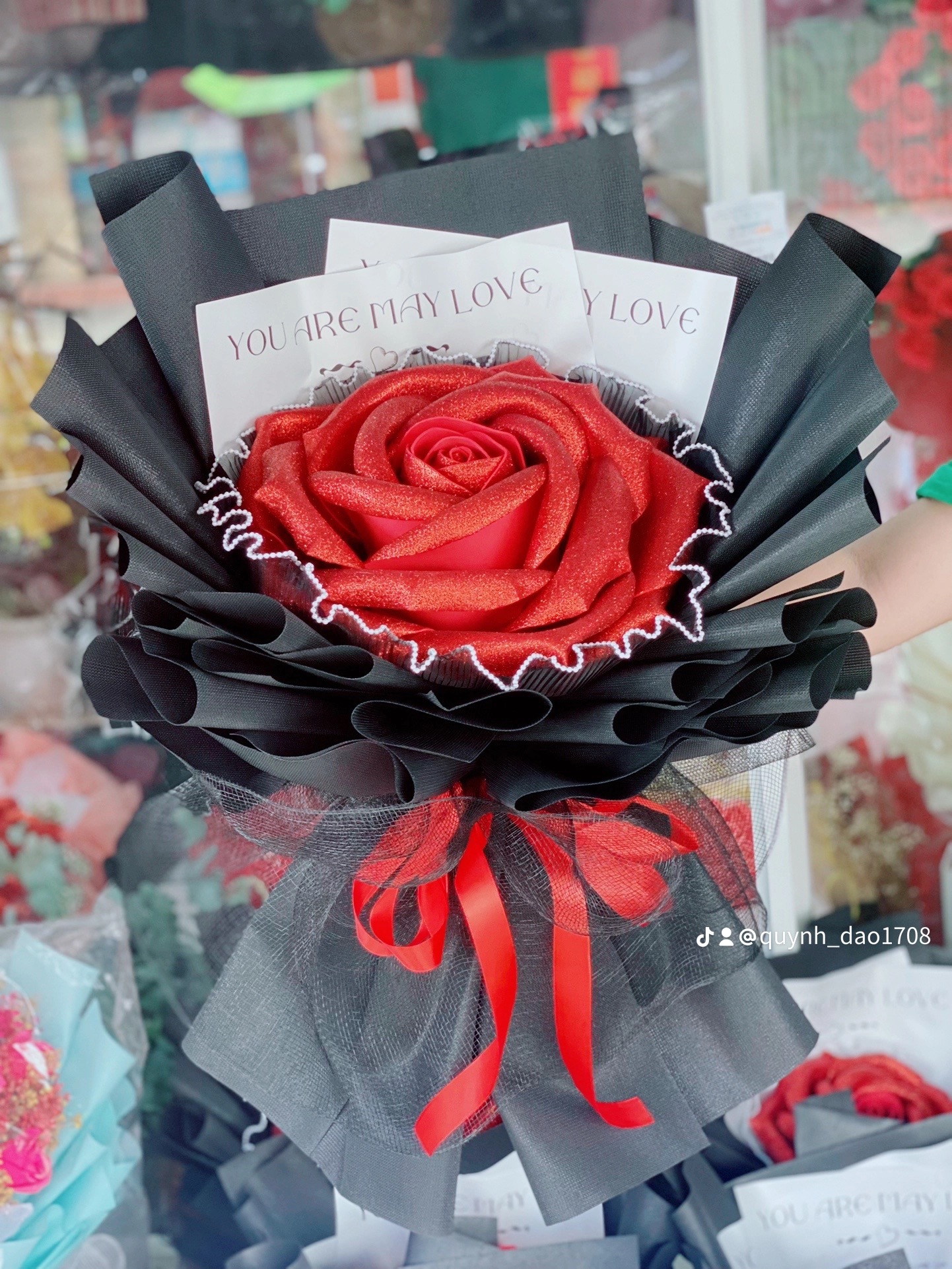 Bó hoa khổng lồ màu đỏ