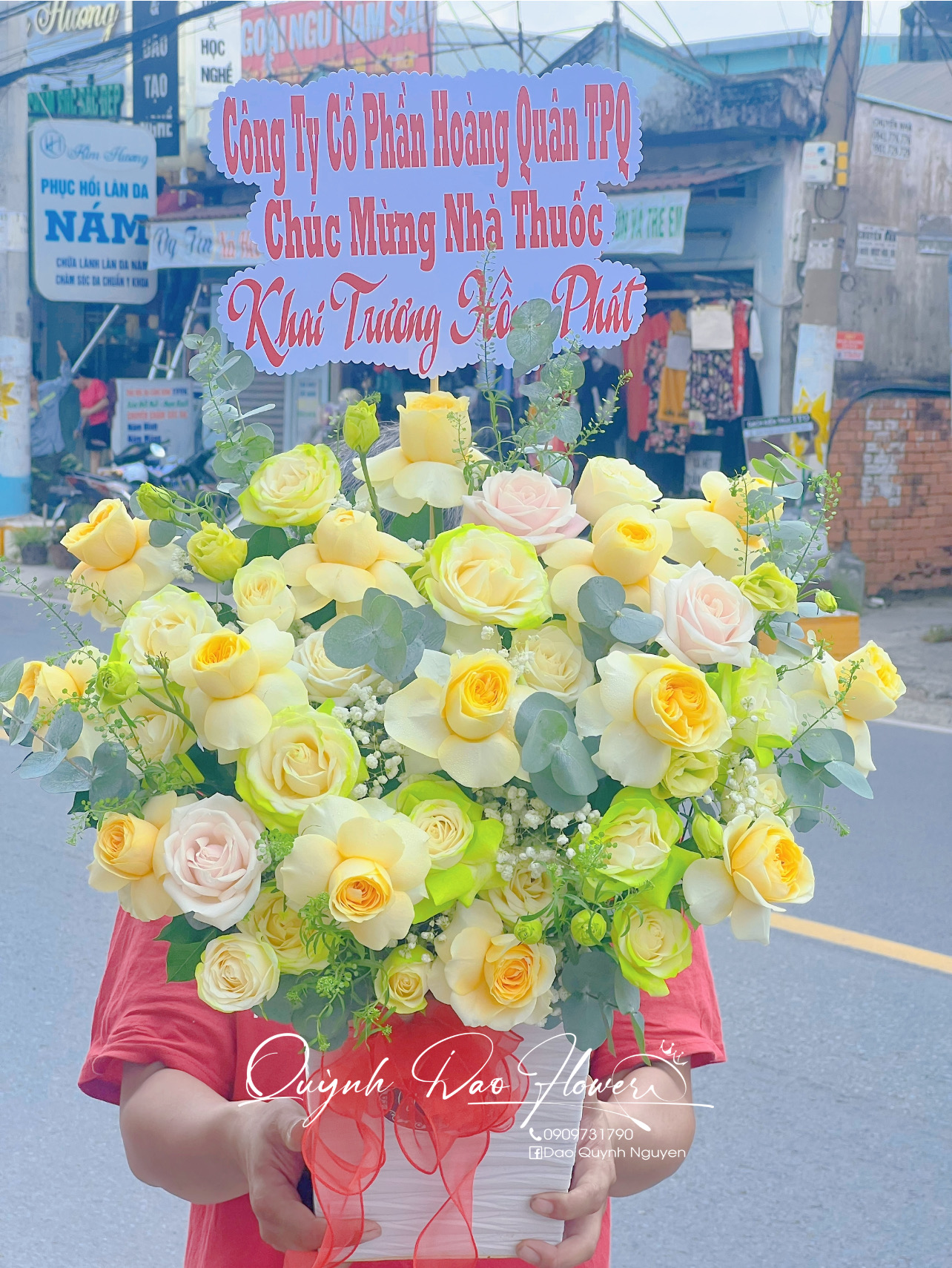 Giỏ hoa xanh lá Tam bình 