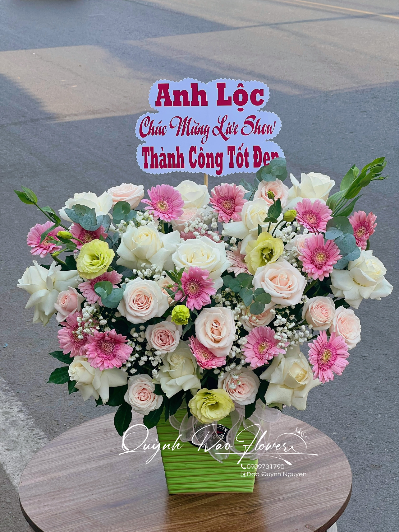 Giỏ hoa mix nhẹ nhàng 