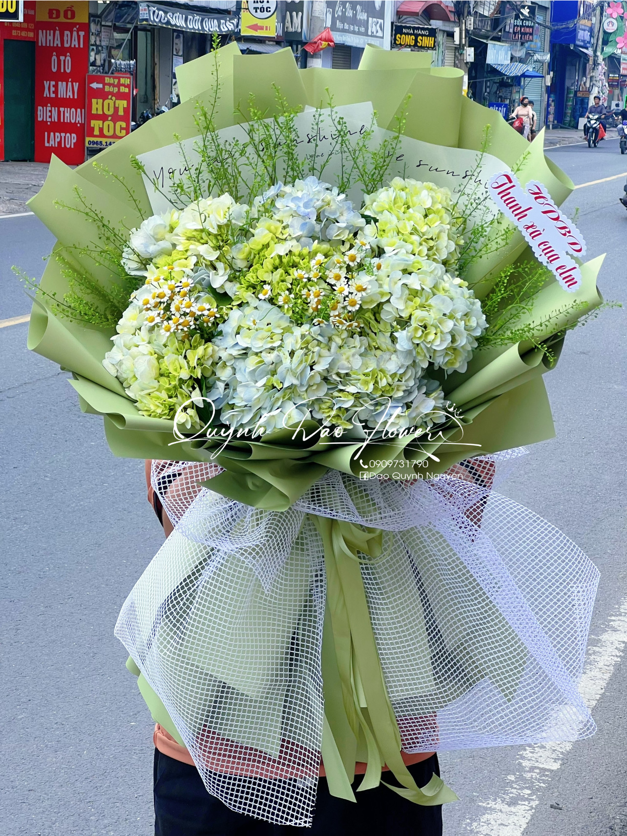 Bó hoa tú cầu trường thọ thủ Đức 