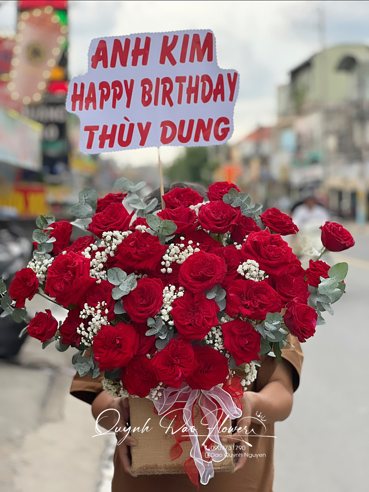 Giỏ hoa hồng ohara đỏ tặng khai trương 