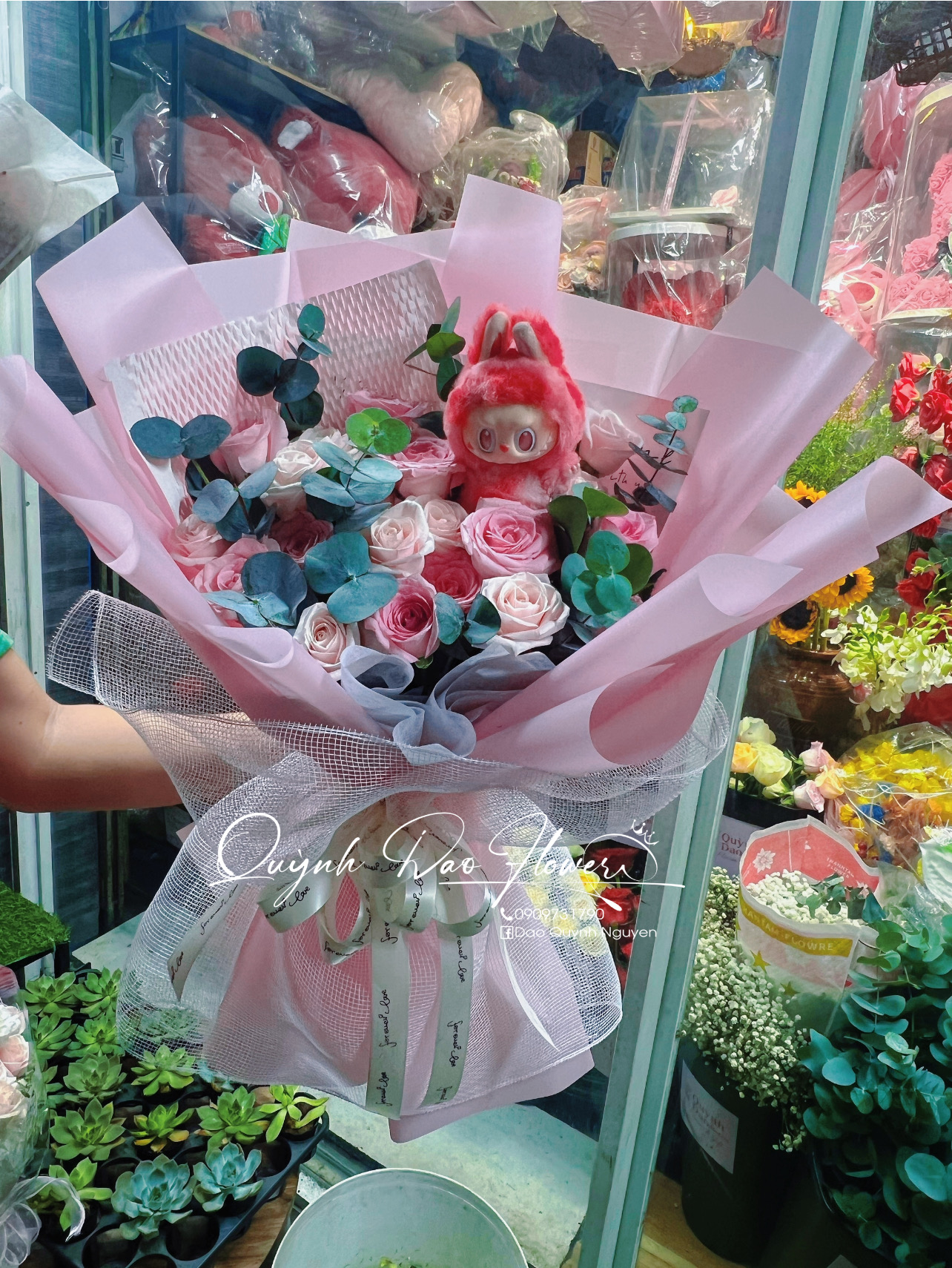 Bó hoa Hồng mix labubu 