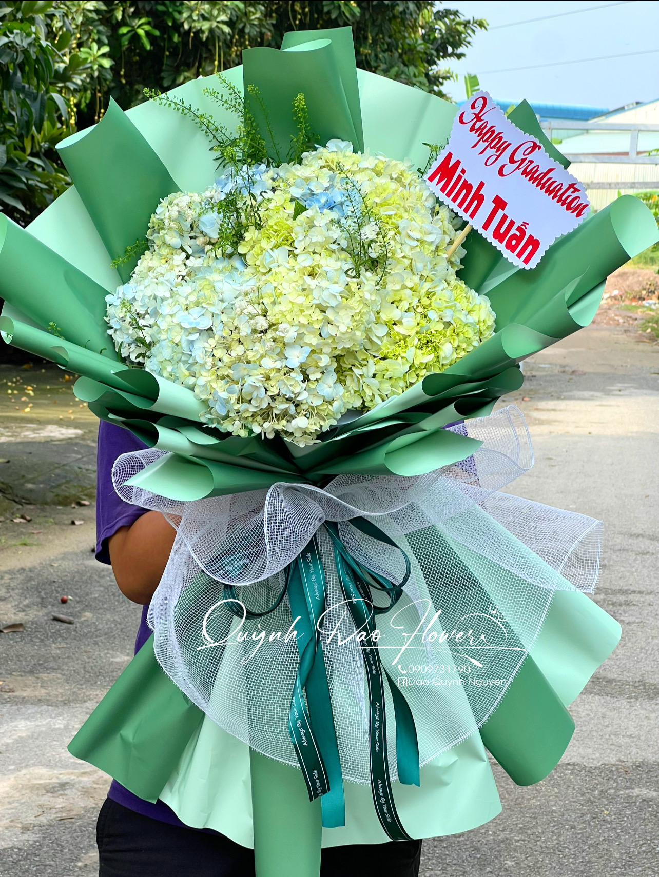Bó hoa Cẩm Tú cầu to đẹp gần quận 2