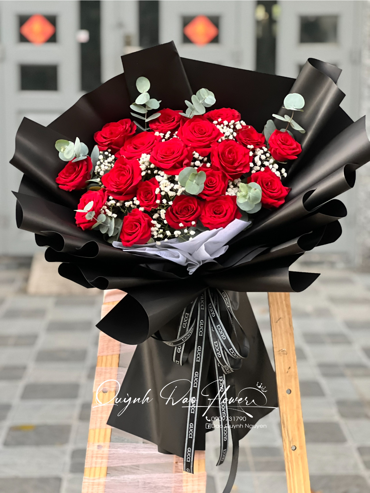 Bó hoa hồng đỏ Huyền bí 