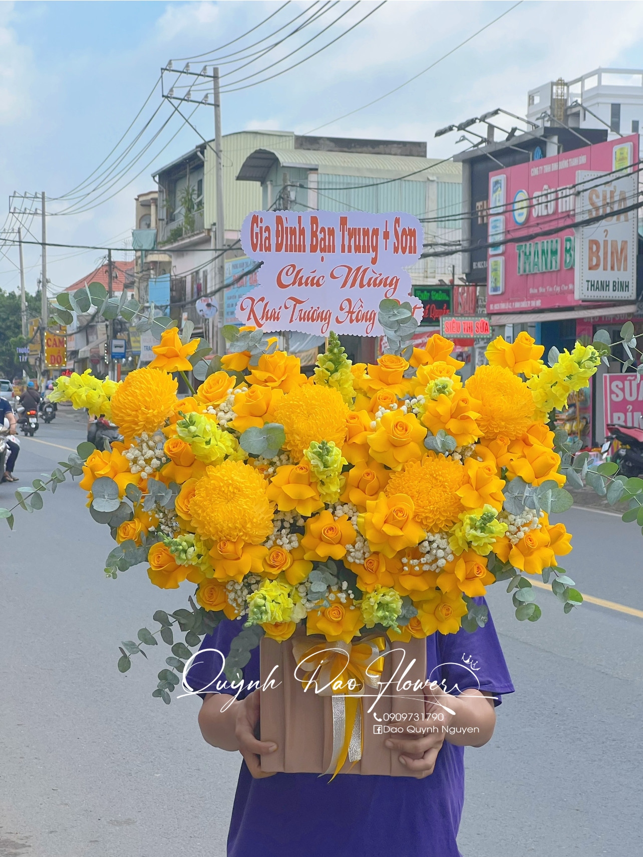 Giỏ hoa vàng  khổng lồ 