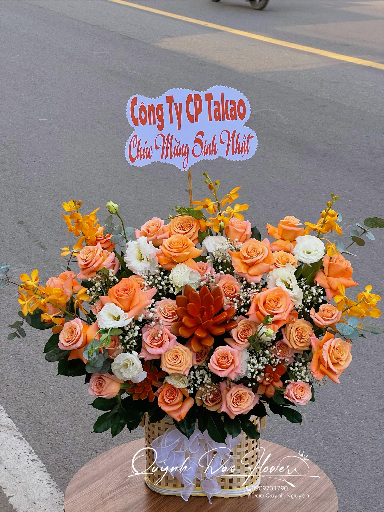 Giỏ hoa Hồng cam mix sen đá