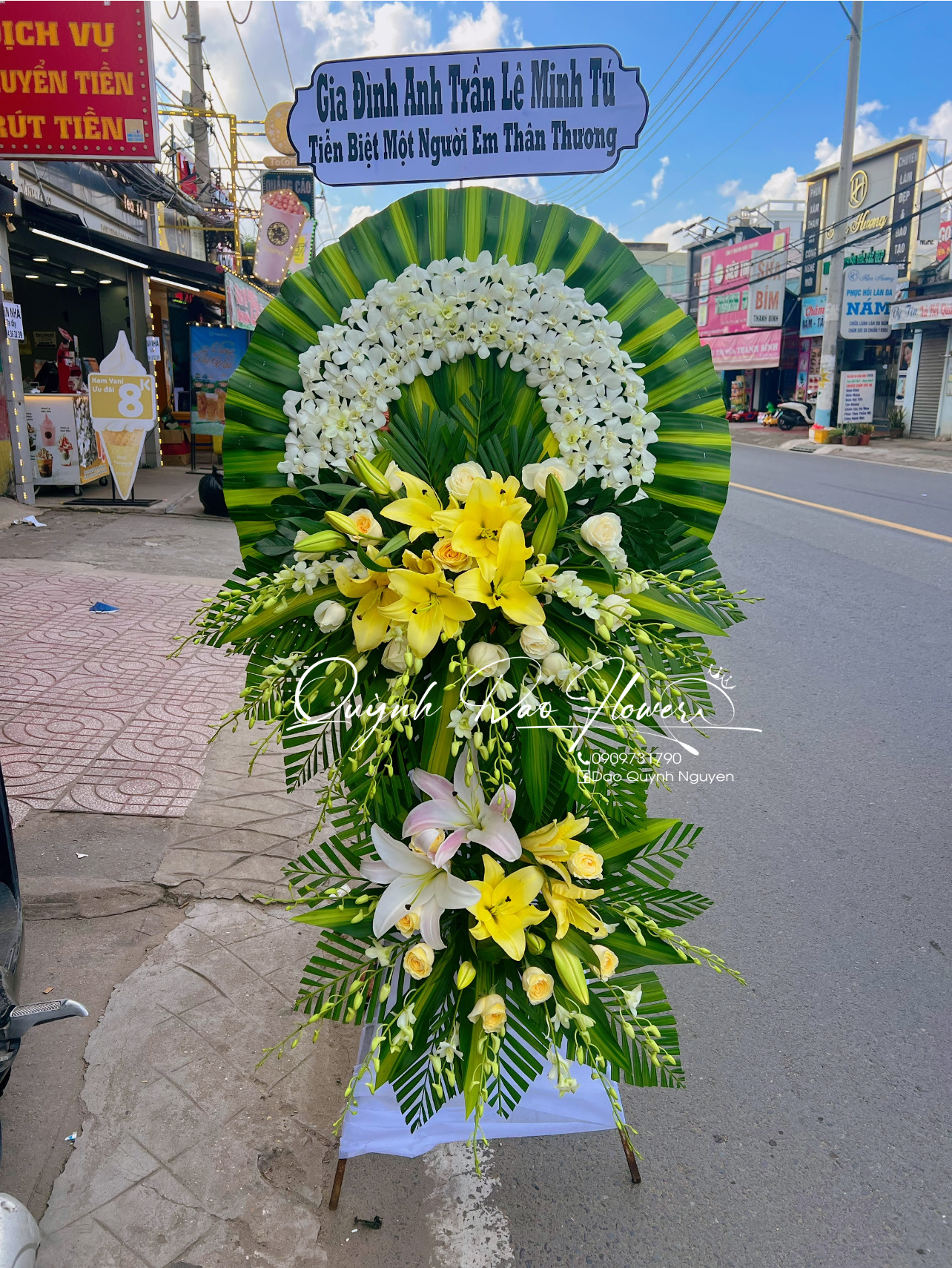 Hoa viếng thuận an 