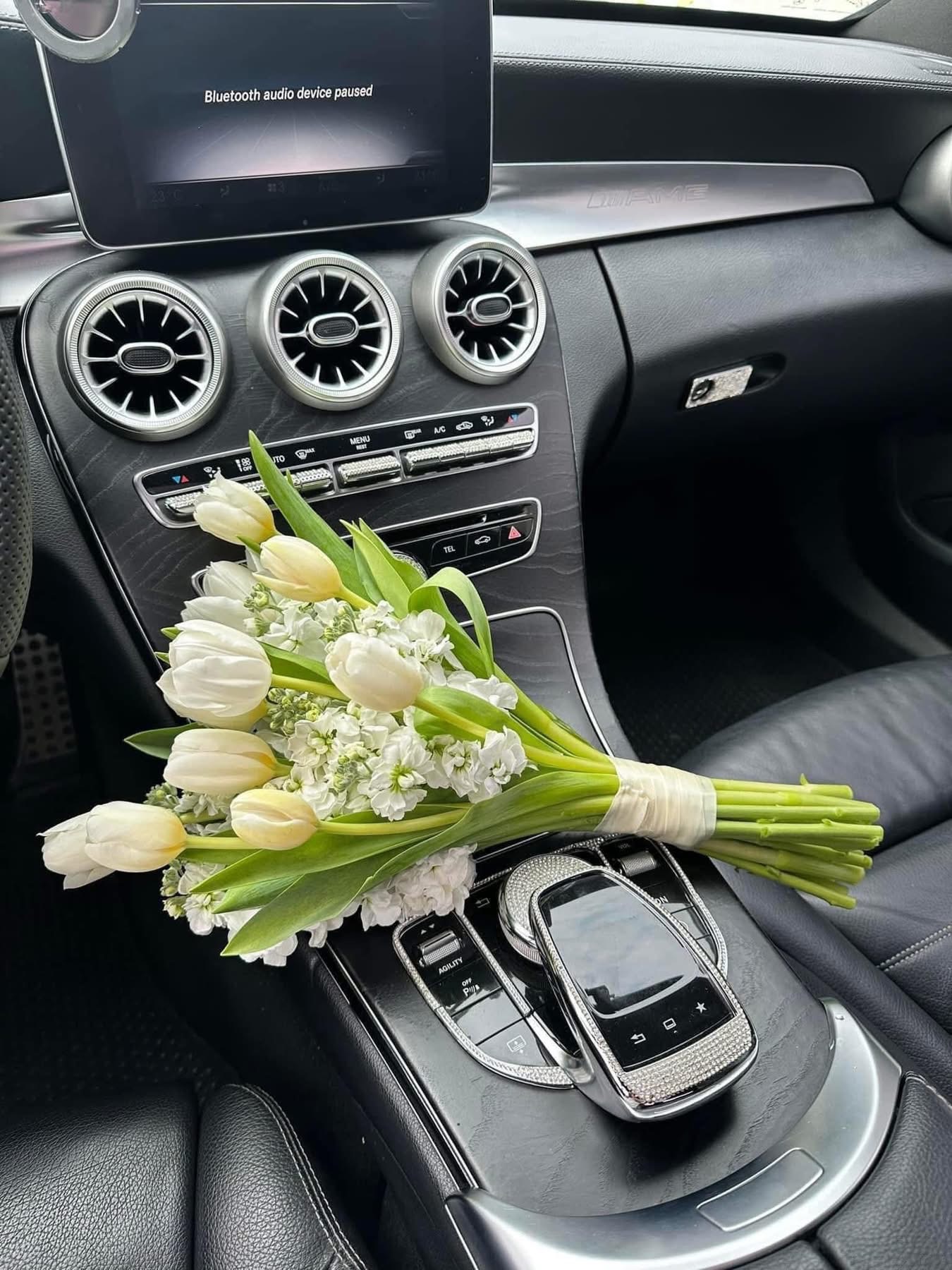 Bó hoa cưới tulip trắng  thủ Đức 