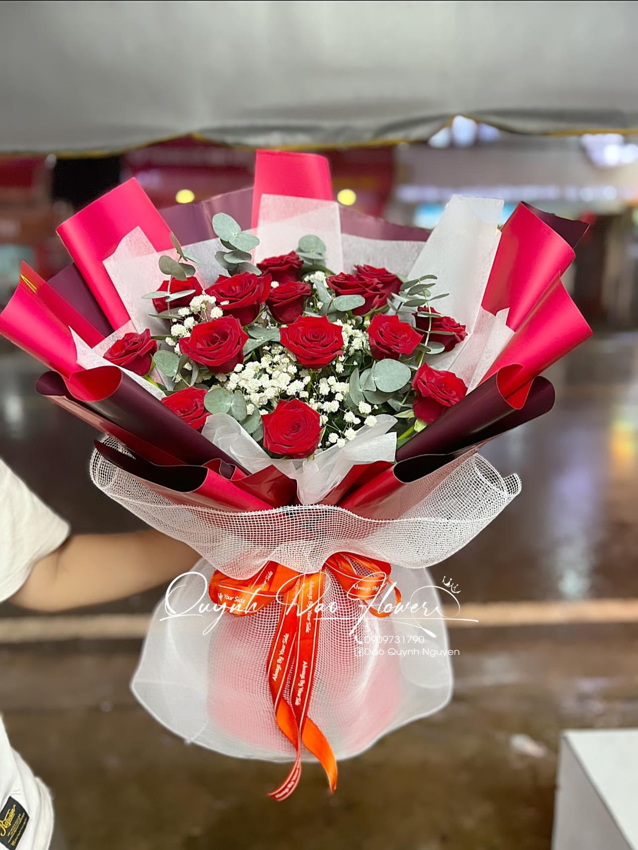 Bó hoa Hồng bó giấy đỏ