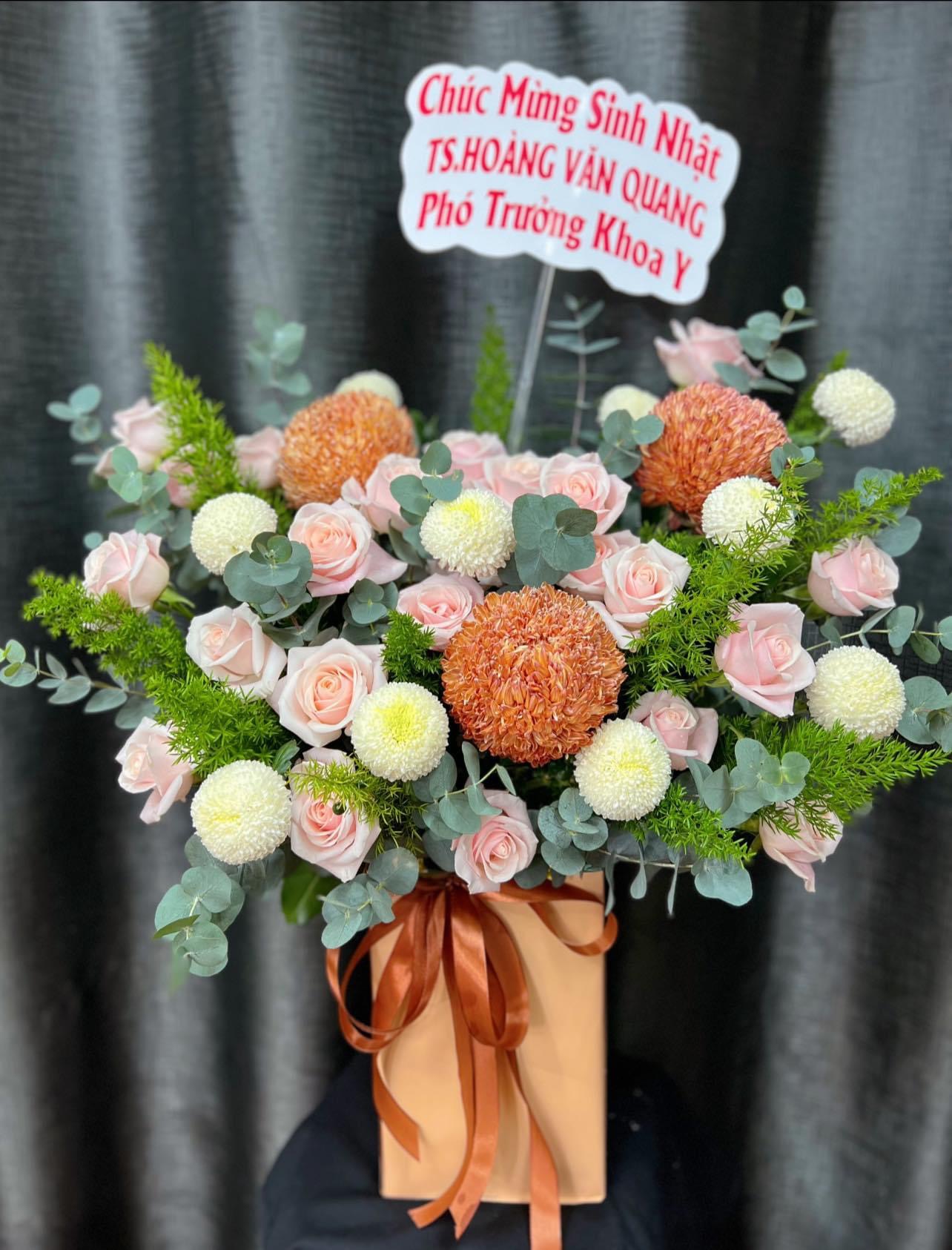 Giỏ hoa tặng trưởng phòng
