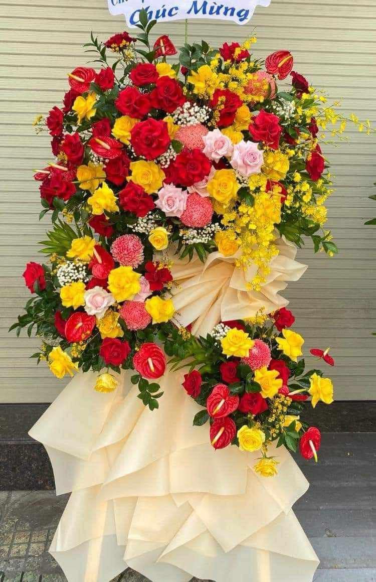 Kệ hoa khai trương to 3 tầng