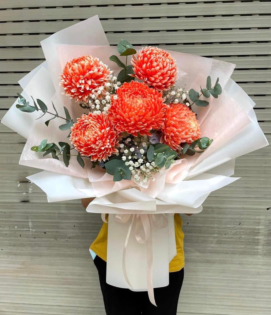 Bó hoa cúc mẫu đơn tone cam