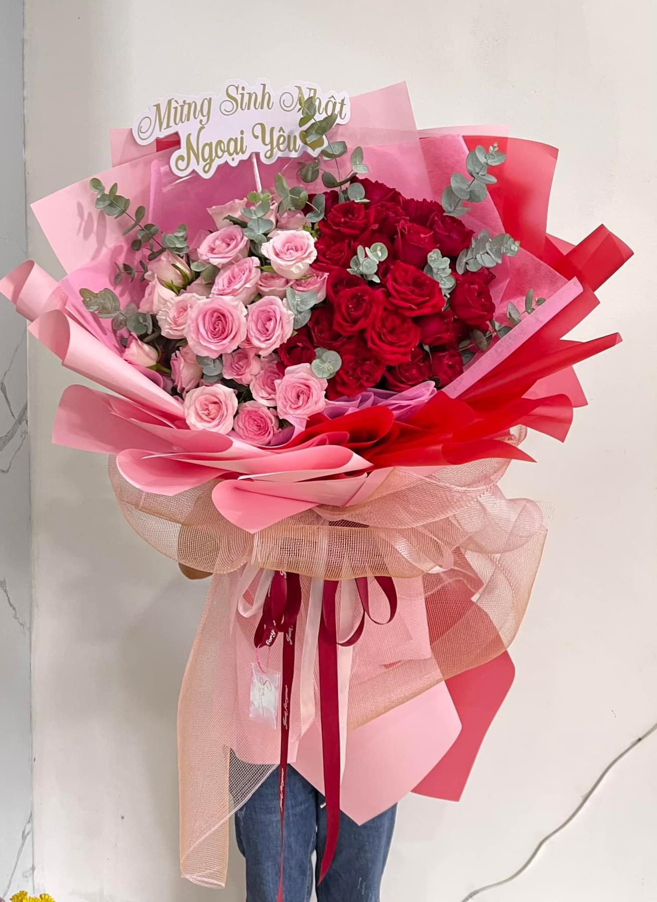 Bó hoa tặng ngoại to đẹp tại thủ Đức 
