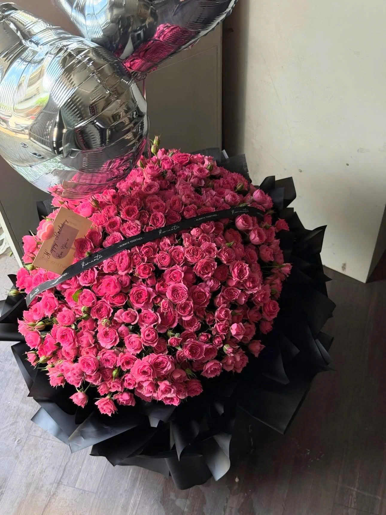 Bó hoa Hồng chùm Sophie khổng lồ 