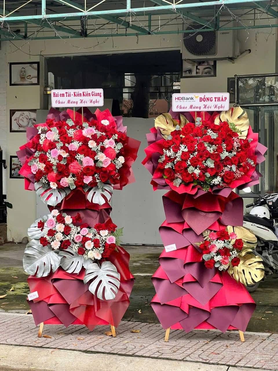 Hoa khai trương quận 6