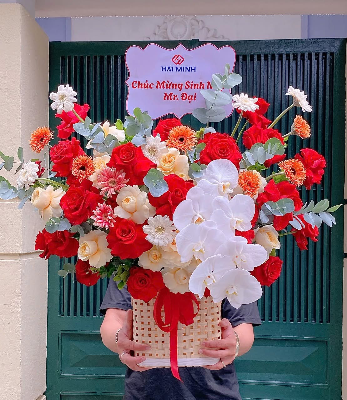 Giỏ hoa chúc mừng lan hồ điệp 