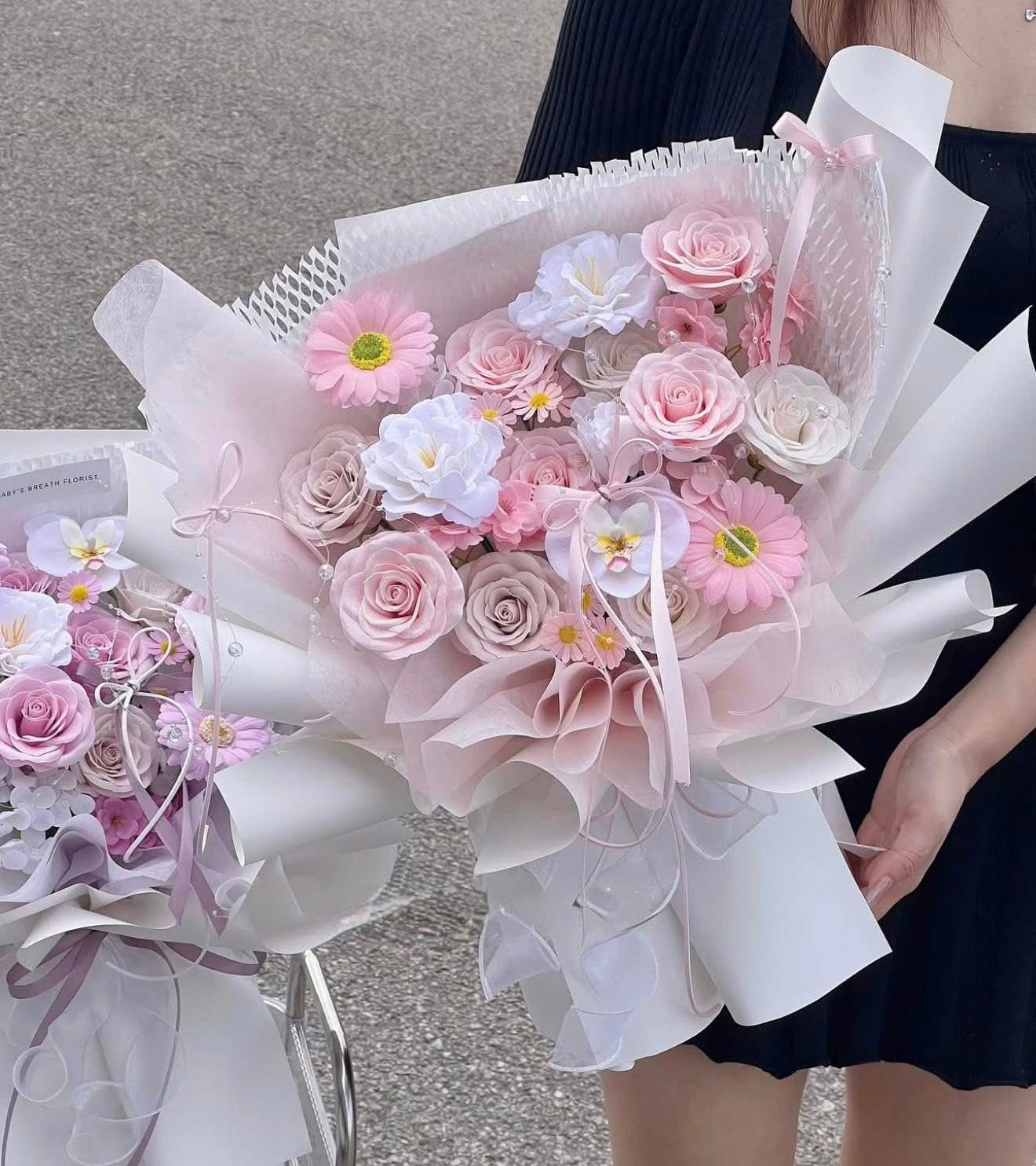 Bó hoa sáp cao cấp Tone hồng mix