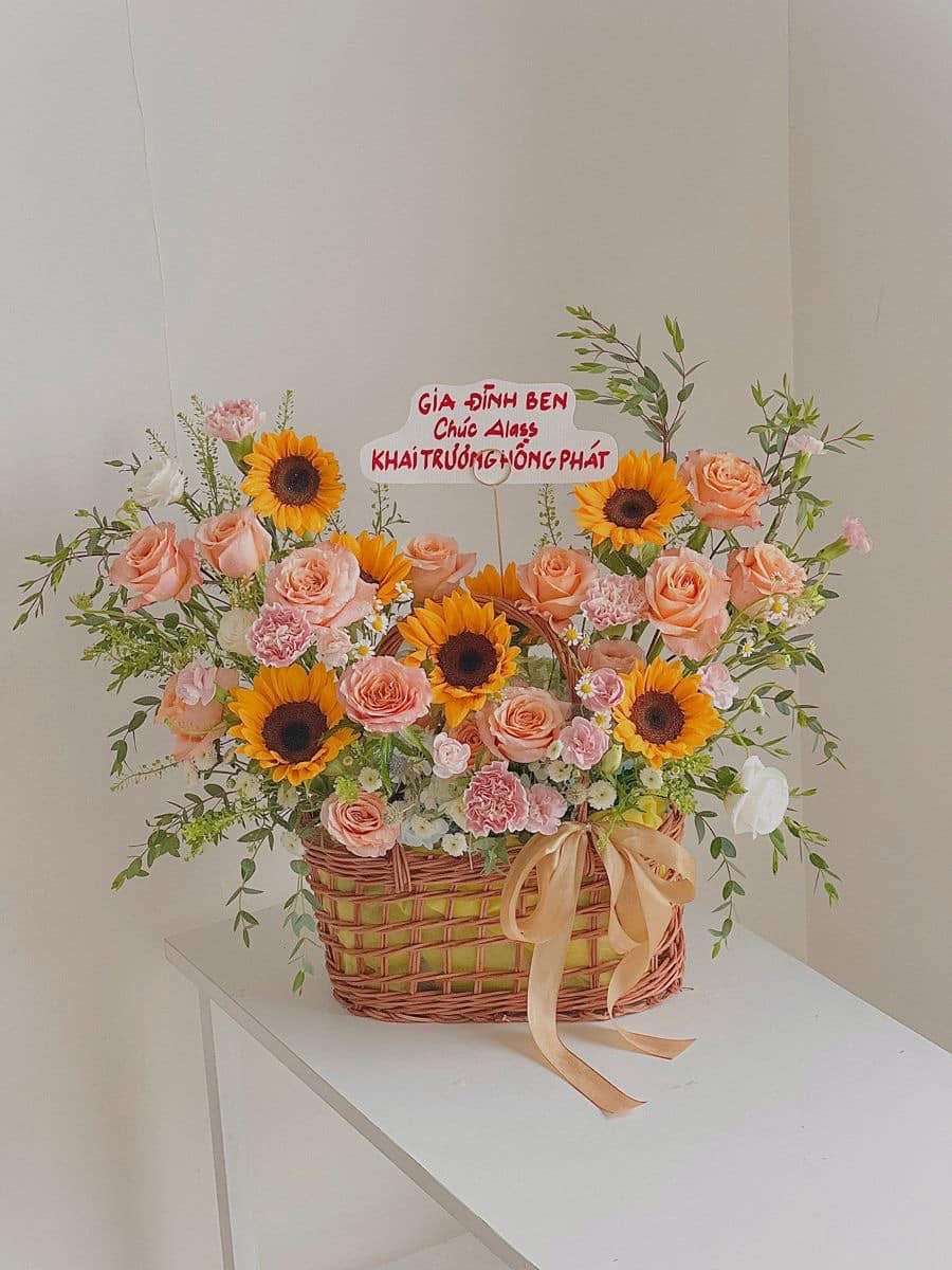 Giỏ hoa mix hướng dương 