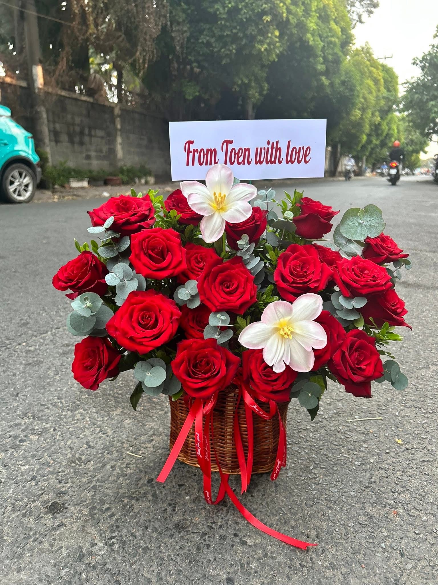 Giỏ hoa tặng sếp bình dương