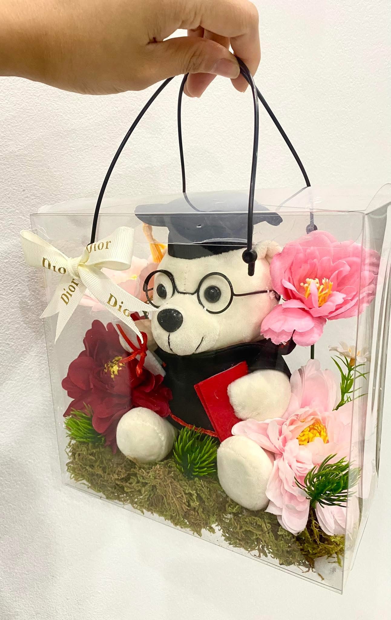 Túi gấu mica tốt nghiệp 