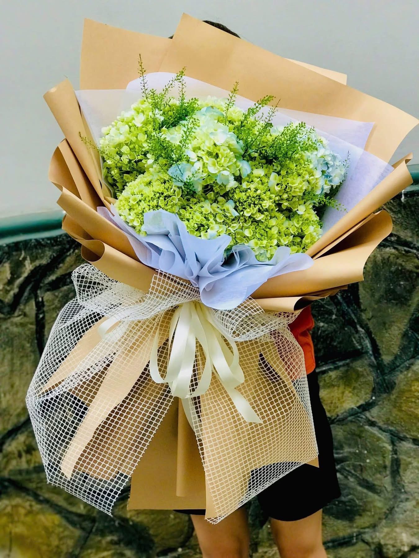 Bó hoa Cẩm Tú cầu to đẹp tại quận 12