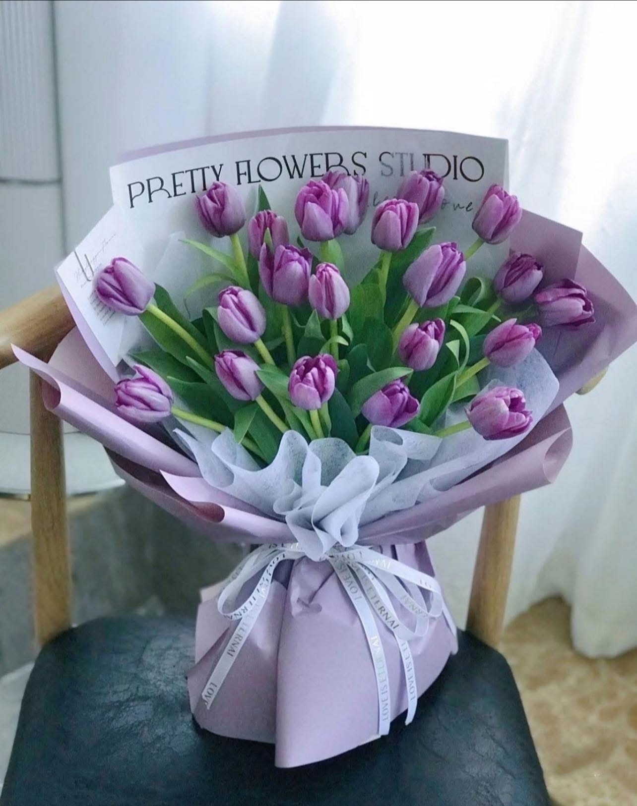 Bó hoa tulip tím