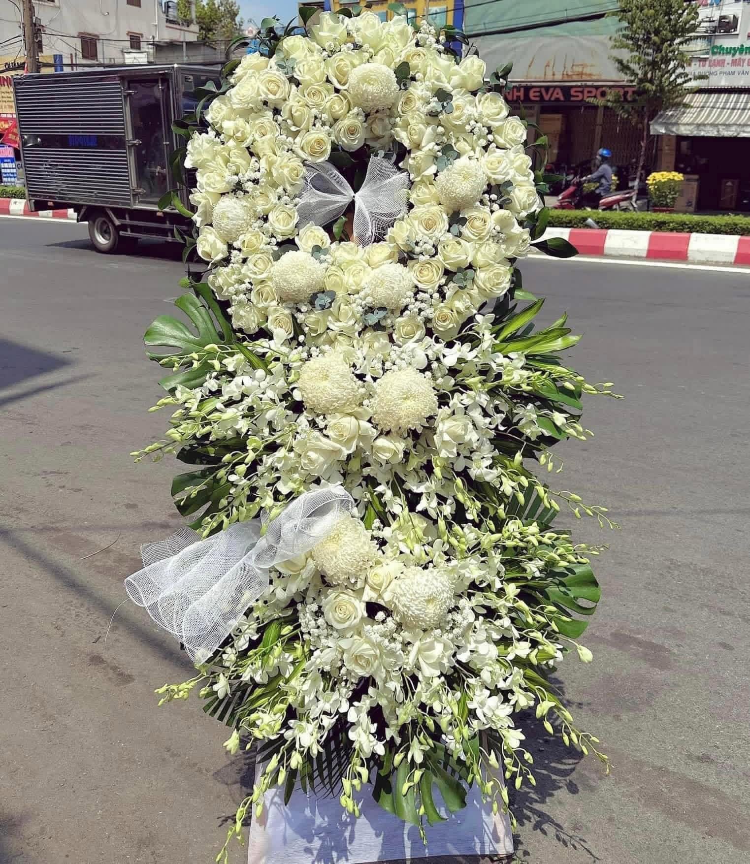 Kệ viếng truyền thống 