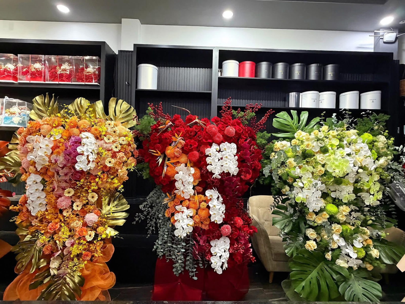 Kệ khai trương khổng lồ lan hồ điệp 
