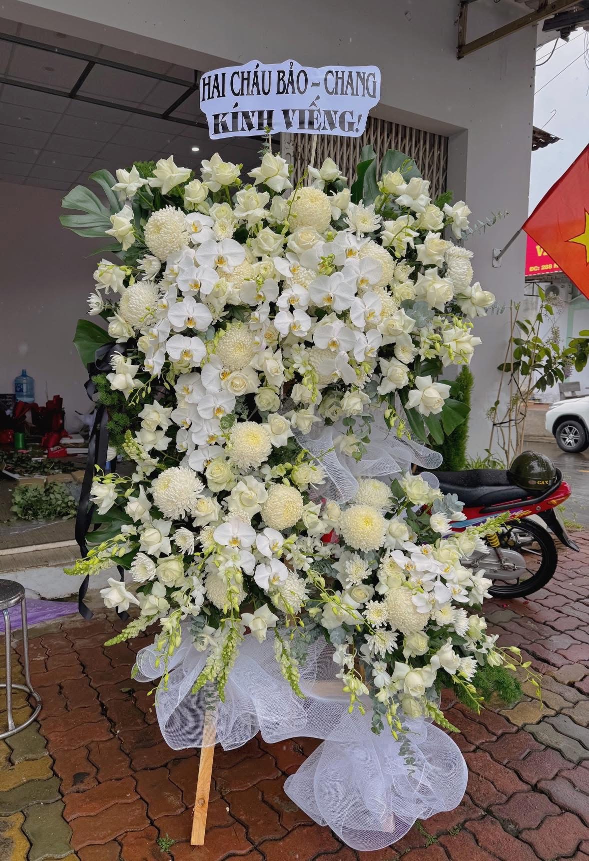 Kệ viếng to hiện đại 