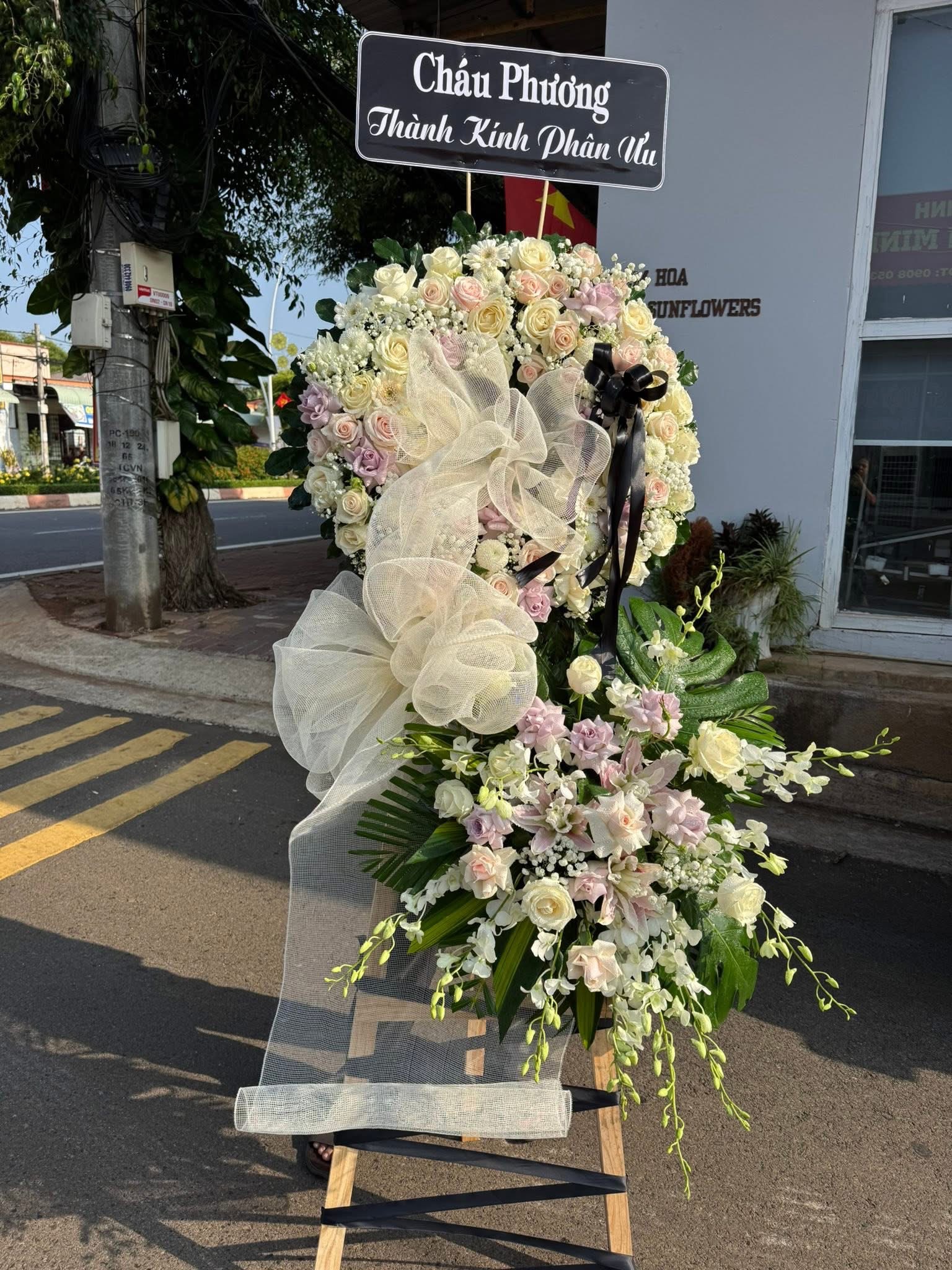 Hoa viếng tang lễ Bình dương 