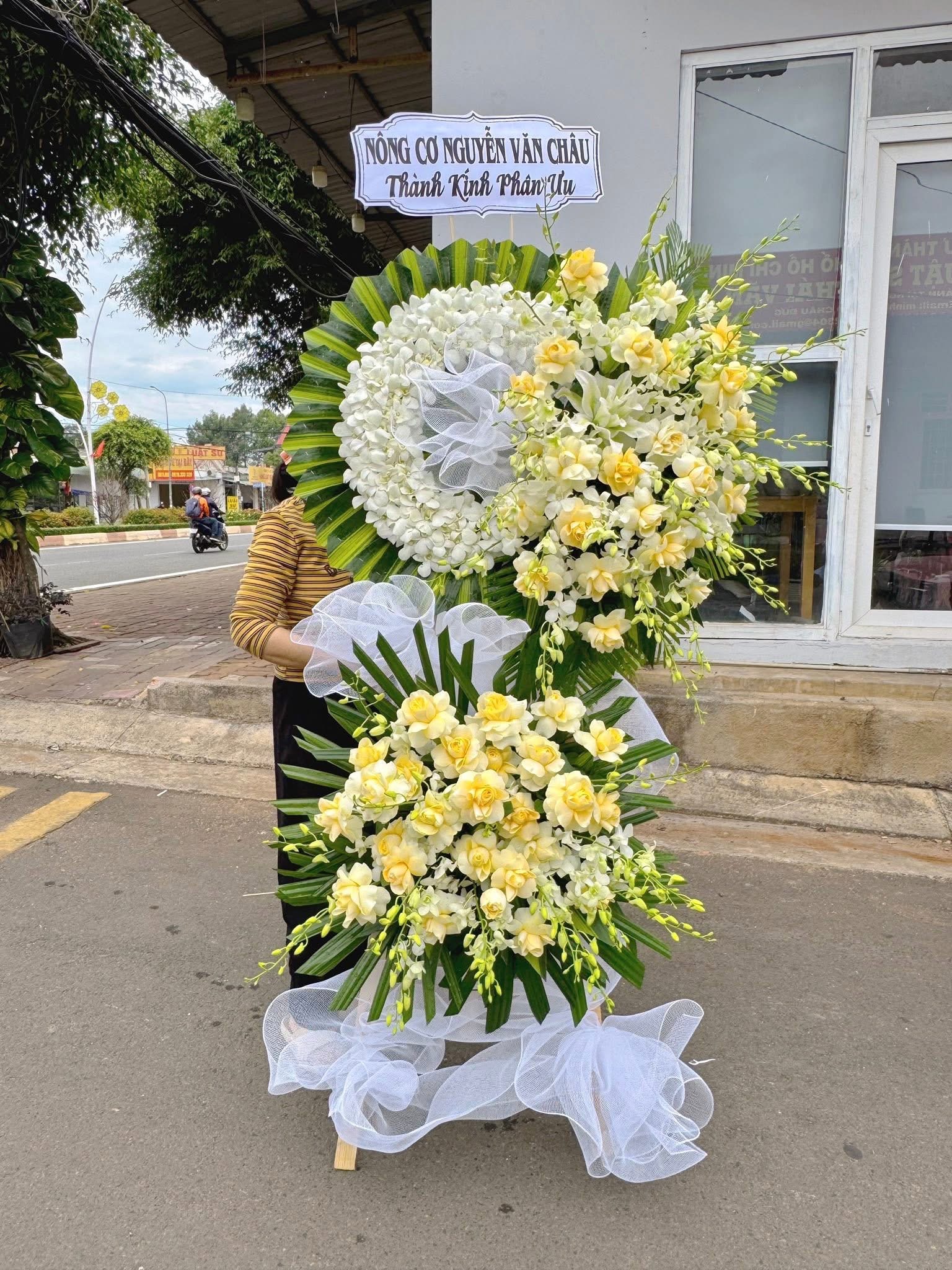 Hoa viếng to đẹp thuận an