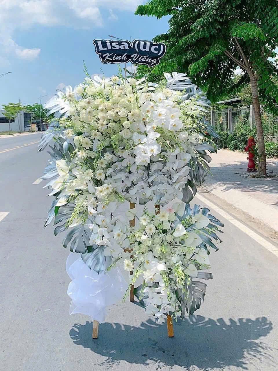 Kệ viếng hồ điệp 