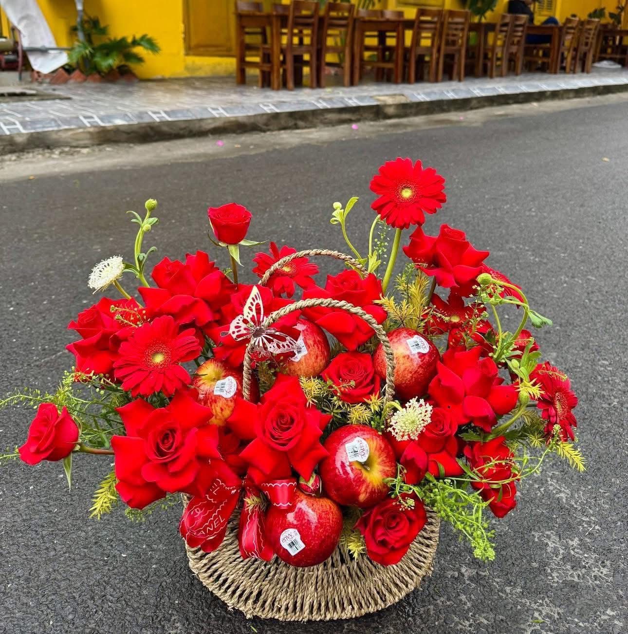 Giỏ hoa mix trái cây 