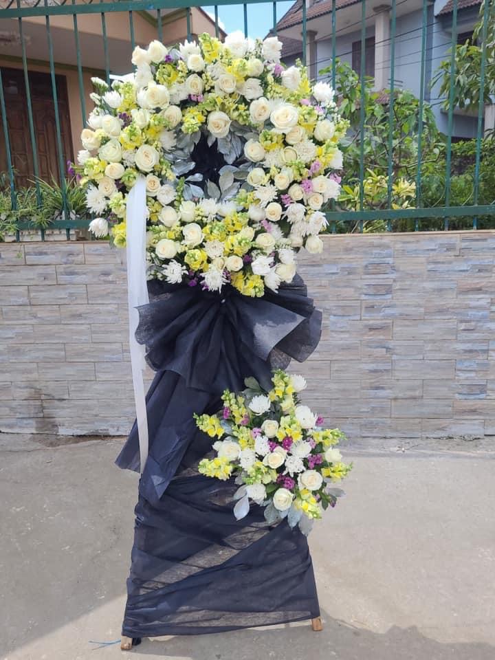 Kệ viếng tone đen