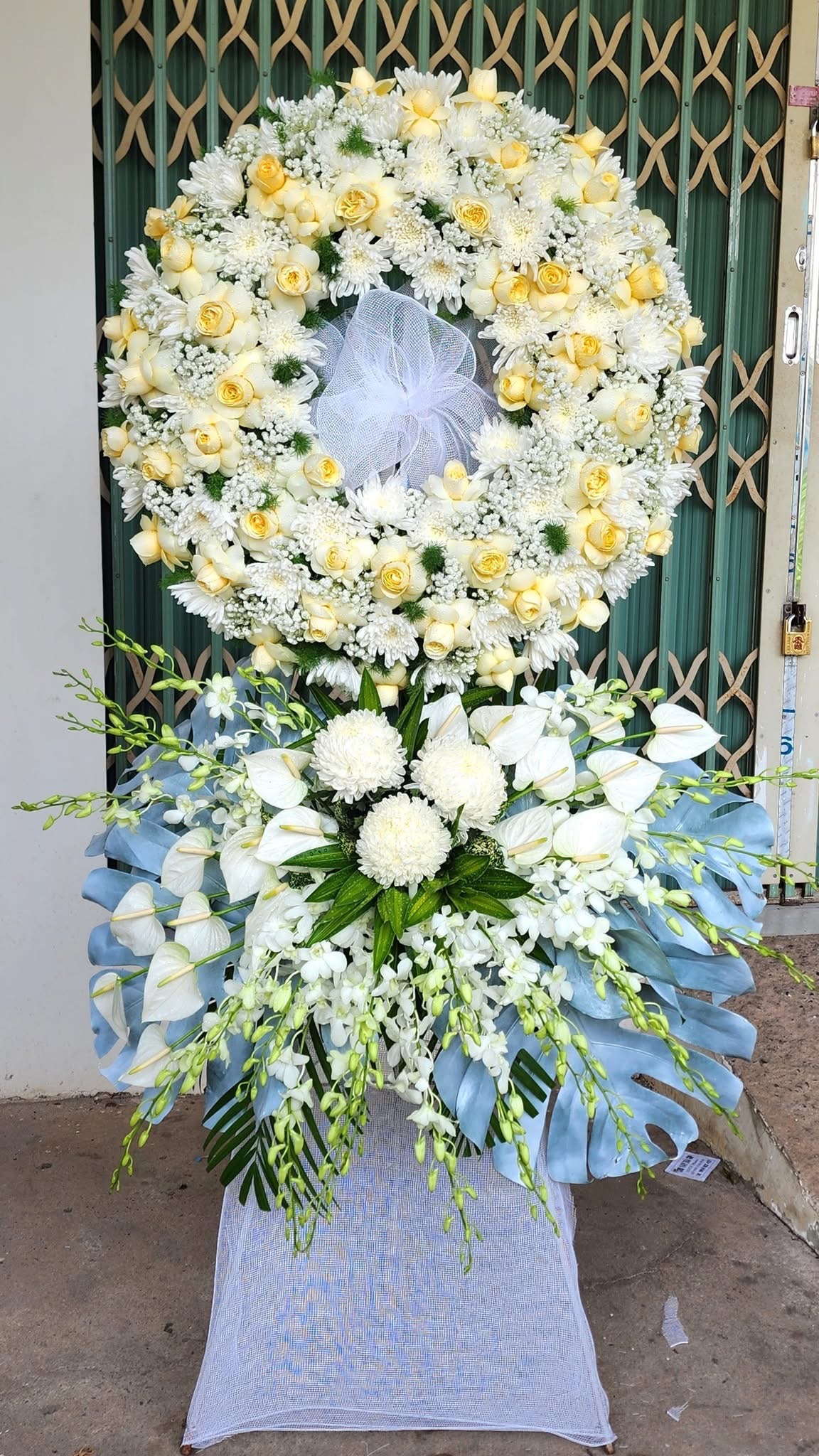 Kệ viếng hiện đại 